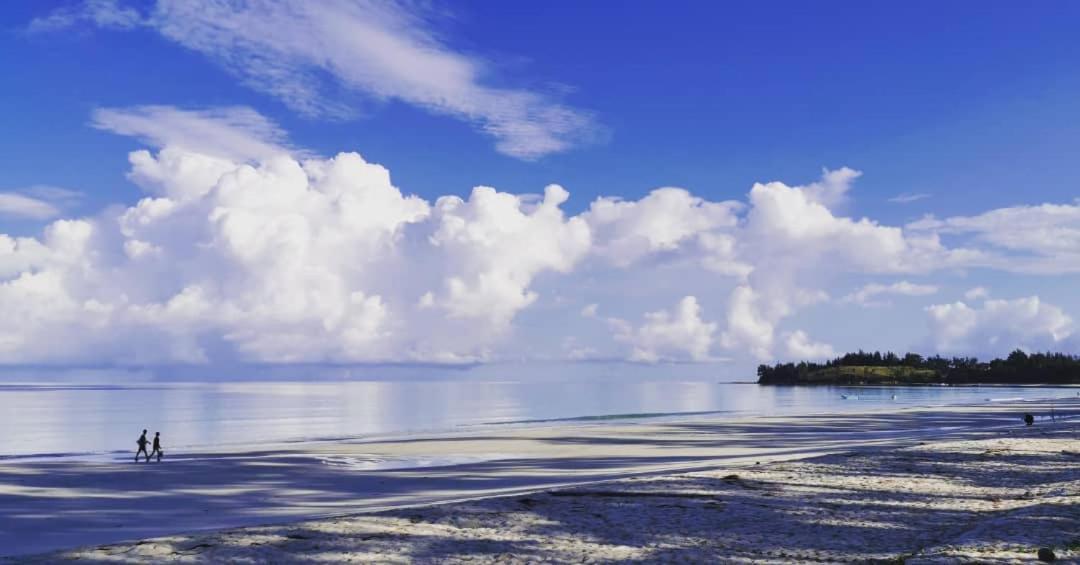 Kotak Kotak Borneo Villa Kudat Buitenkant foto